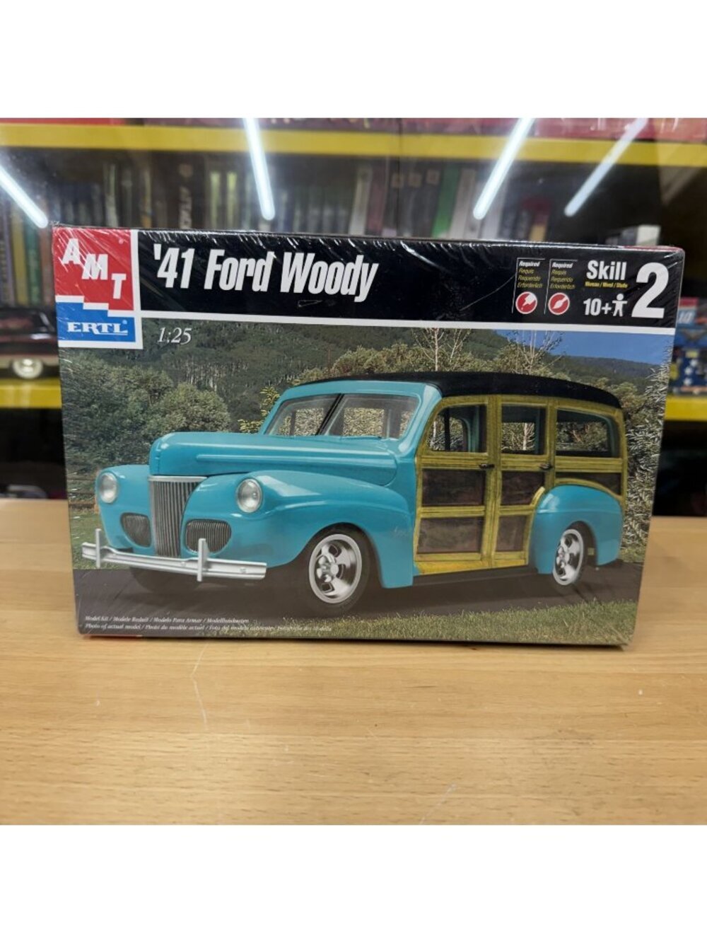 AMT 1941 '41 Ford Woody 1:25 Scale Plastic Model Kit Sealed #30052